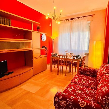 Sky Apartment A Due Passi Dalla Stazione Collegno Luaran gambar