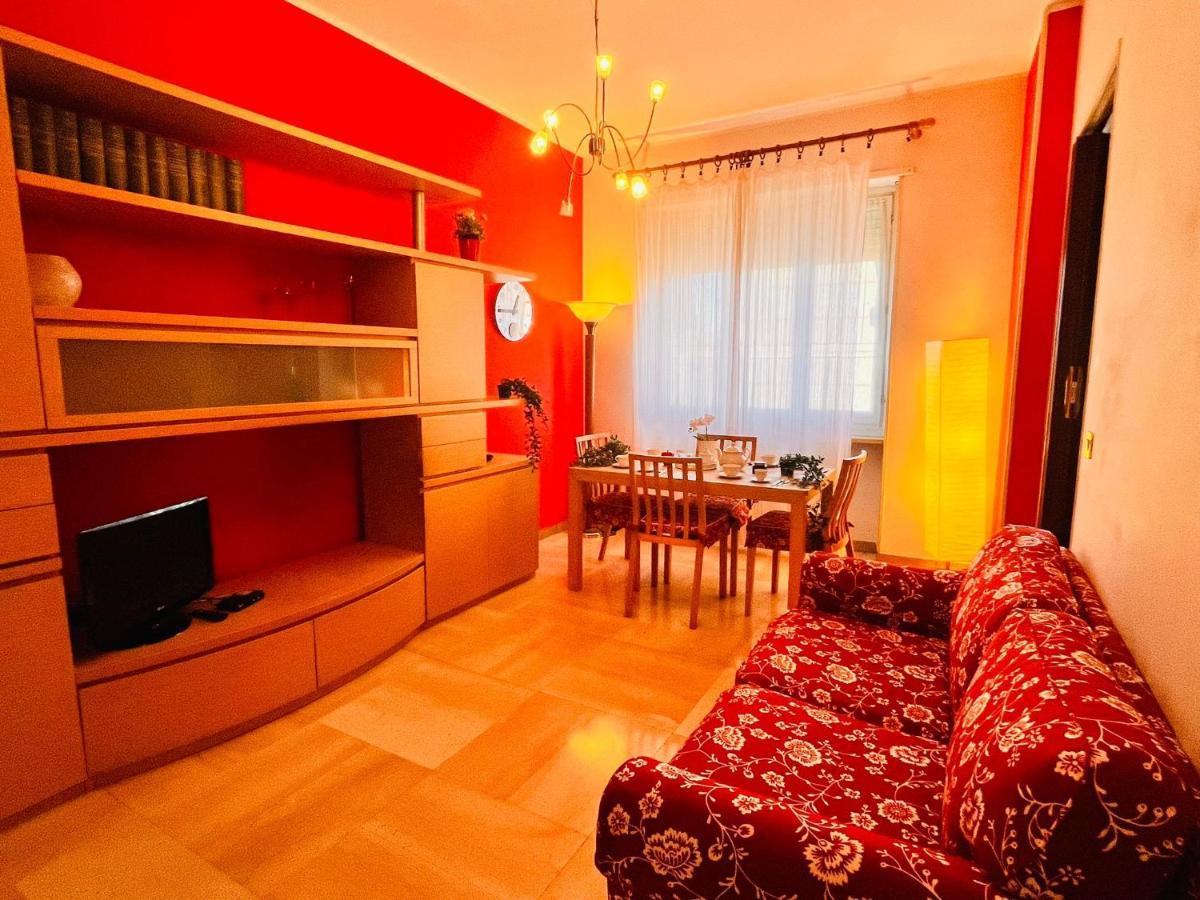 Sky Apartment A Due Passi Dalla Stazione Collegno Luaran gambar