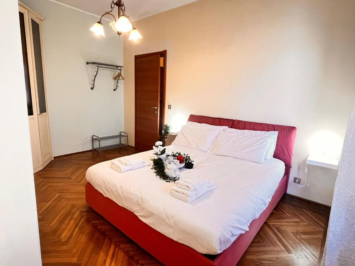 Sky Apartment A Due Passi Dalla Stazione Collegno Luaran gambar